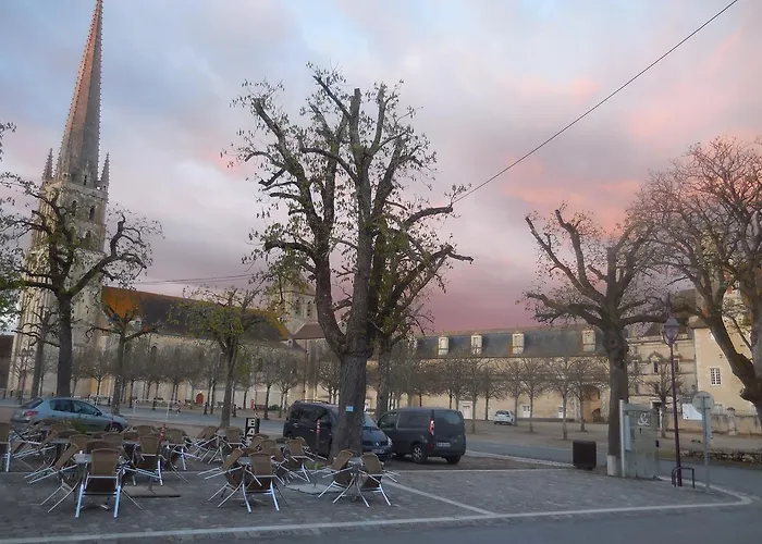 De L'abbaye * Saint-Savin (Vienne)